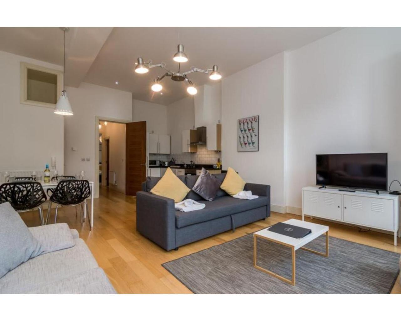 Fitzrovia Mansion Apartments In Belfast'S Cathedral Quarter ภายนอก รูปภาพ