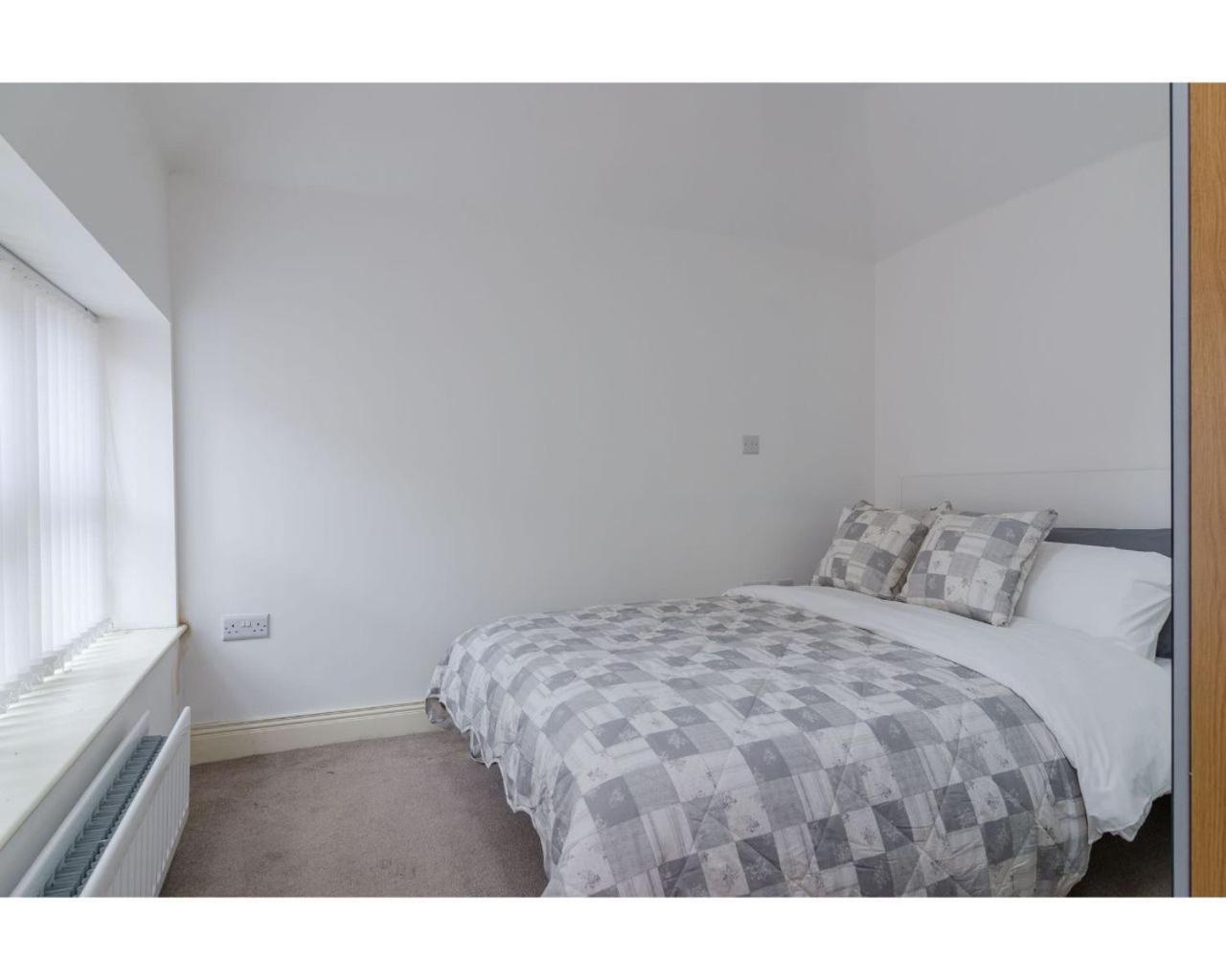 Fitzrovia Mansion Apartments In Belfast'S Cathedral Quarter ภายนอก รูปภาพ