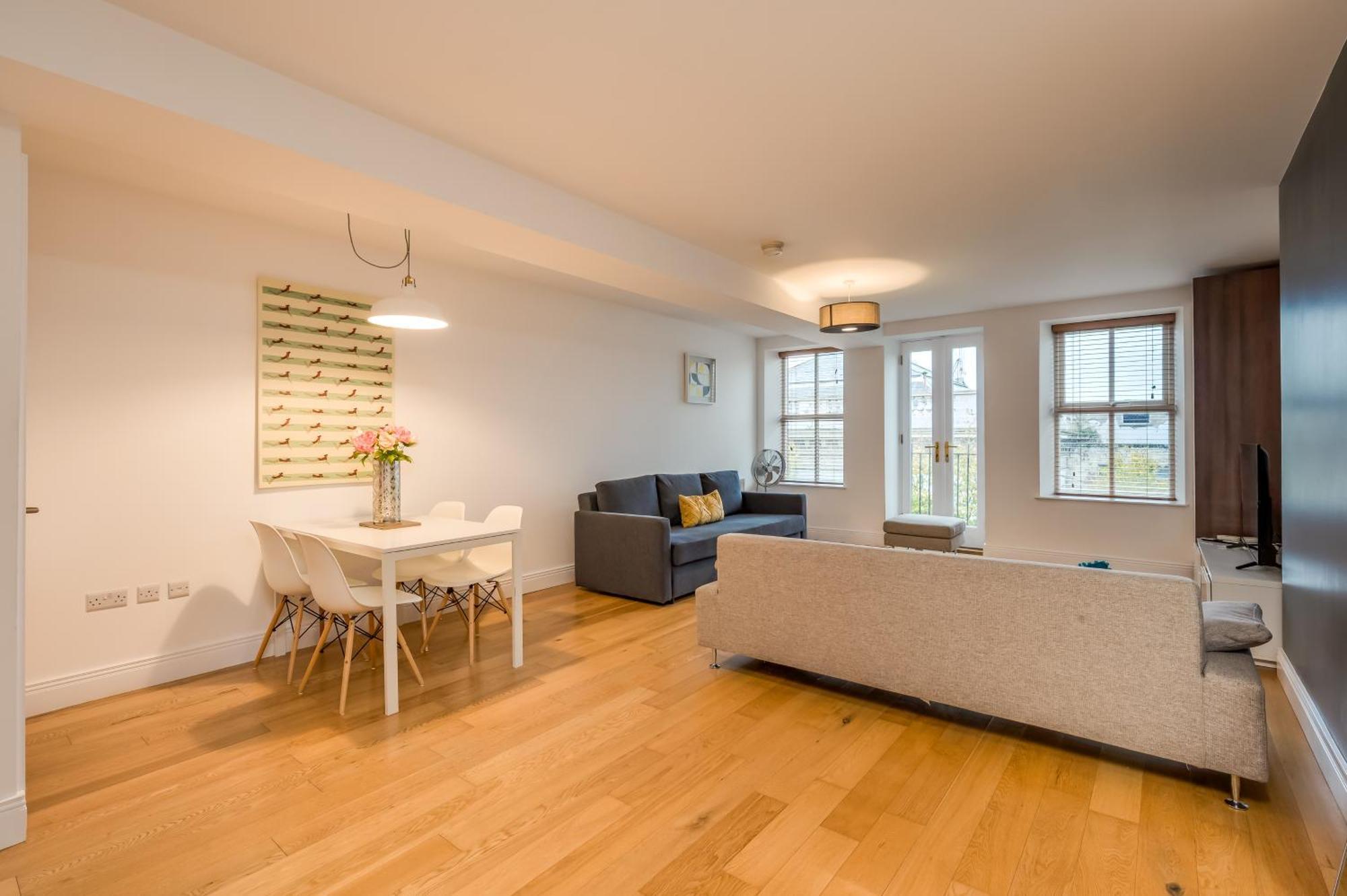 Fitzrovia Mansion Apartments In Belfast'S Cathedral Quarter ภายนอก รูปภาพ